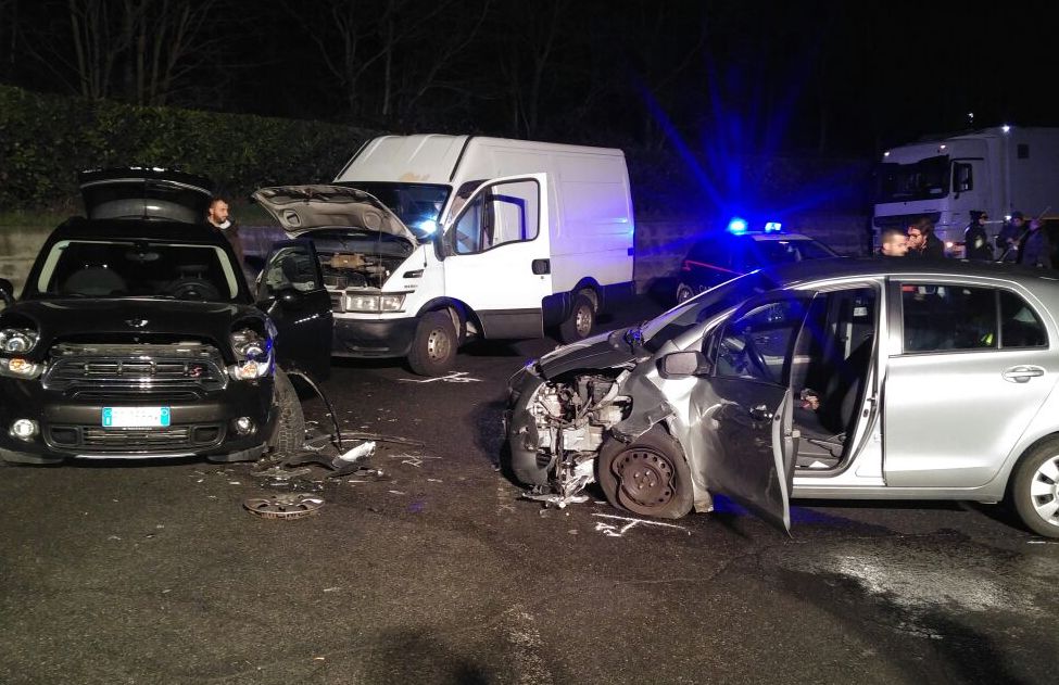 Incidente stradale sulla “Colla” a Valenza due persone rimaste incastrate nell’auto