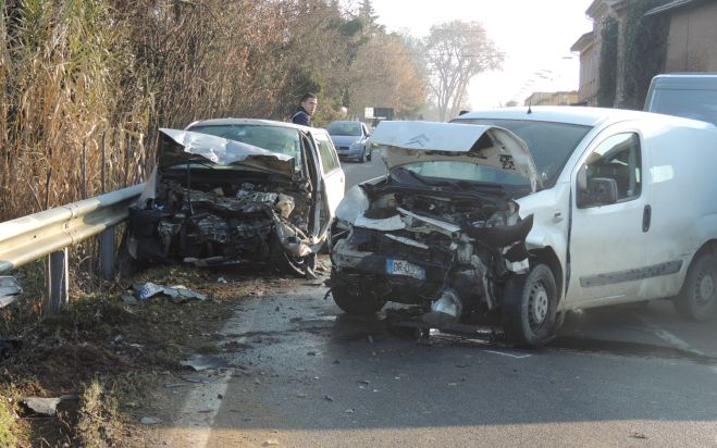 Pensionato tortonese di 86 anni muore in uno scontro frontale col vicino di casa