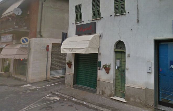 Orefice di Pozzolo derubato in pieno giorno e riempito di botte nel suo negozio da due rapinatori