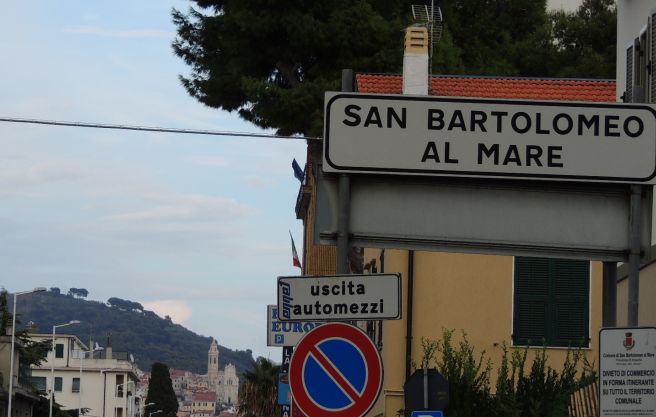 Il Comune di San Bartolomeo aggiusta le aree gioco per i bambini