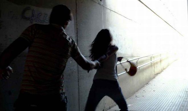 Rapina una ragazza in via Guasco ad Alessandria, africano arrestato dalla Polizia