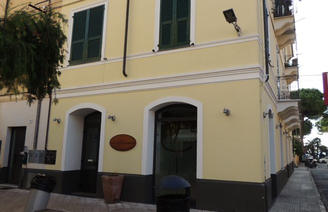 Scoppia il caso del Centro anziani privato: il Comune di Diano è stanco di dare soldi e loro minacciano di chiudere ma Chiappori cerca di salvarlo