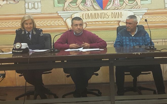 A Diano Marina si fanno circa 3.400 multe all’anno, la maggioranza per divieto di sosta elevate dall’ausiliario del traffico. I dati presentati in conferenza stampa