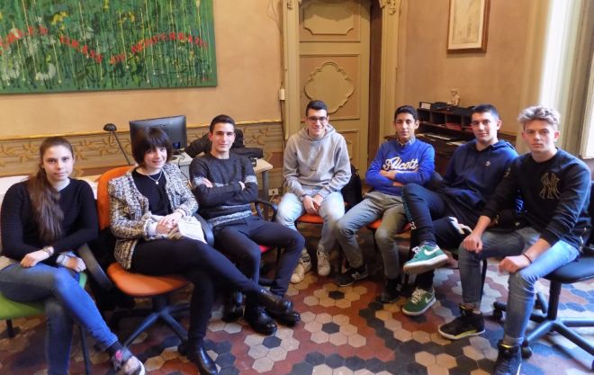 Panchine gialle contro il bullismo e tante idee per i giovani dalla Consulta degli Studenti di Casale Monferrato