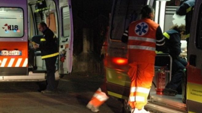 Tortona, ventenne muore per incidente stradale e giovane punto da un’ape rischia di perdere un dito