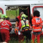 Schianto contro un albero a Castelnuovo Scrivia: 20enne incastrato nell’auto, interviene l’elisoccorso