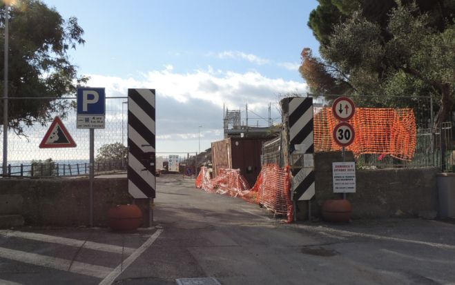 Fino a sabato sera sull’Incompiuta a Diano Marina possono passare solo i pedoni. Niente biciclette