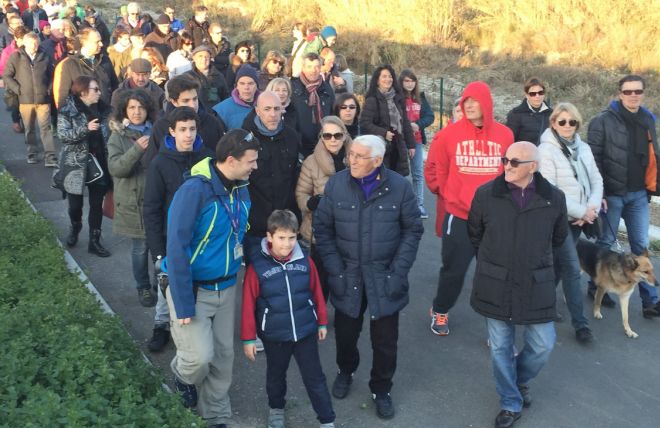Gli abitanti di San Bartolomeo non fanno le ore piccole: tanta gente alla passeggiata del 1° gennaio e al concerto