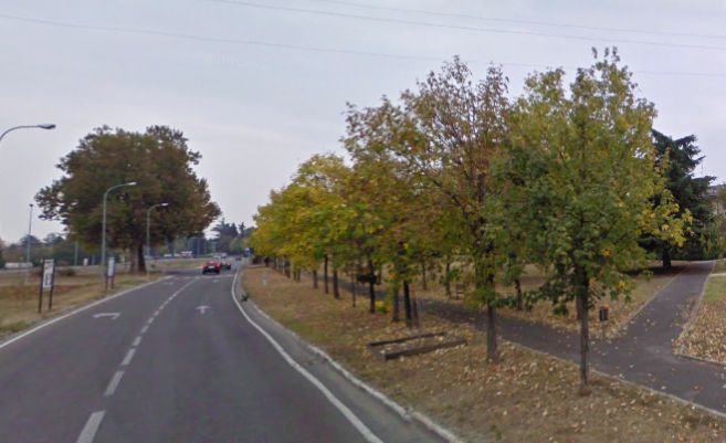 Due ragazze tortonesi di 15 anni finiscono sotto un’auto mentre attraversano la strada in corso Pilotti