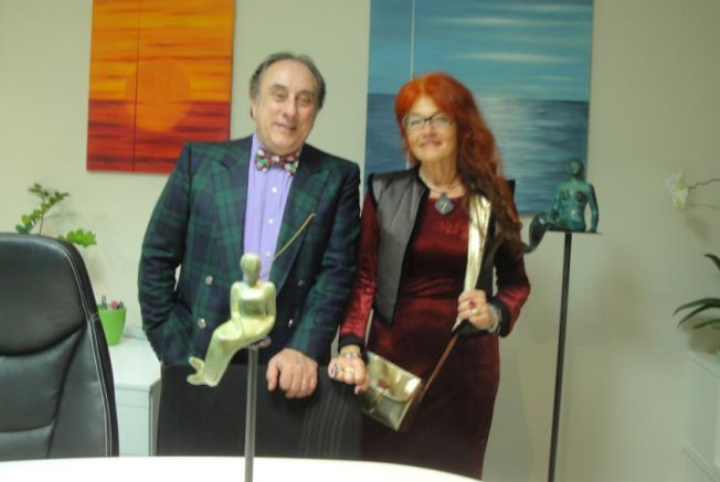 La pittrice imperiese Serenella Sossi espone a Parigi