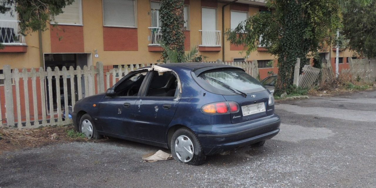 Il Comune di Diano Marina inizia a togliere i veicoli abbandonati sul territorio comunale