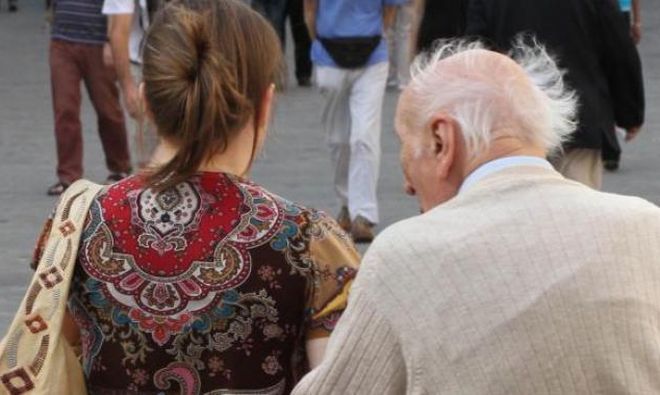 Novi Ligure inaugura l’iniziativa della “Badante condivisa” a più persone