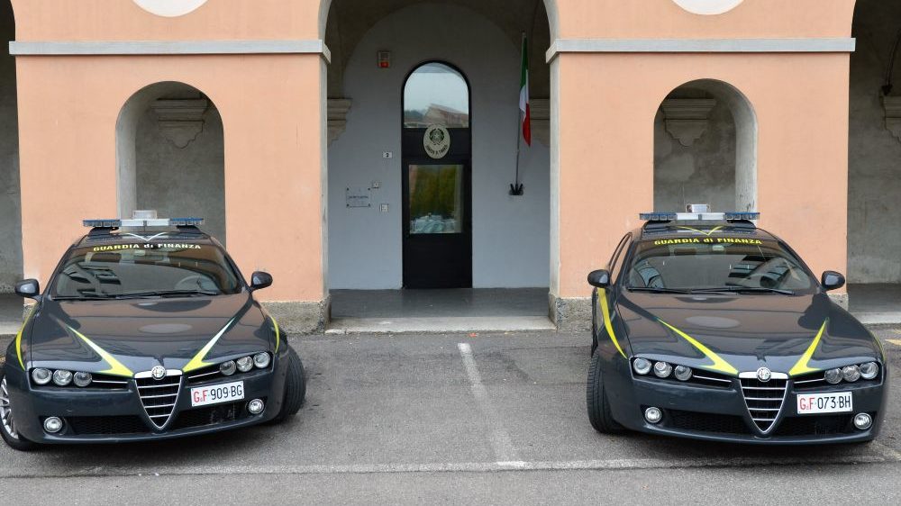 La Guardia di Finanza di Tortona sequestra 100 mila oggetti cinesi non a norma