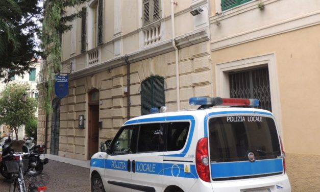 La Polizia locale di Diano Marina trova una moto abbandonata