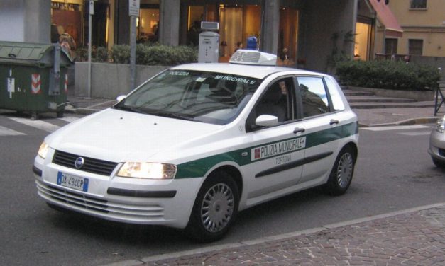 Pedone investito a Tortona davanti agli studenti della scuola media, interviene la Polizia Municipale