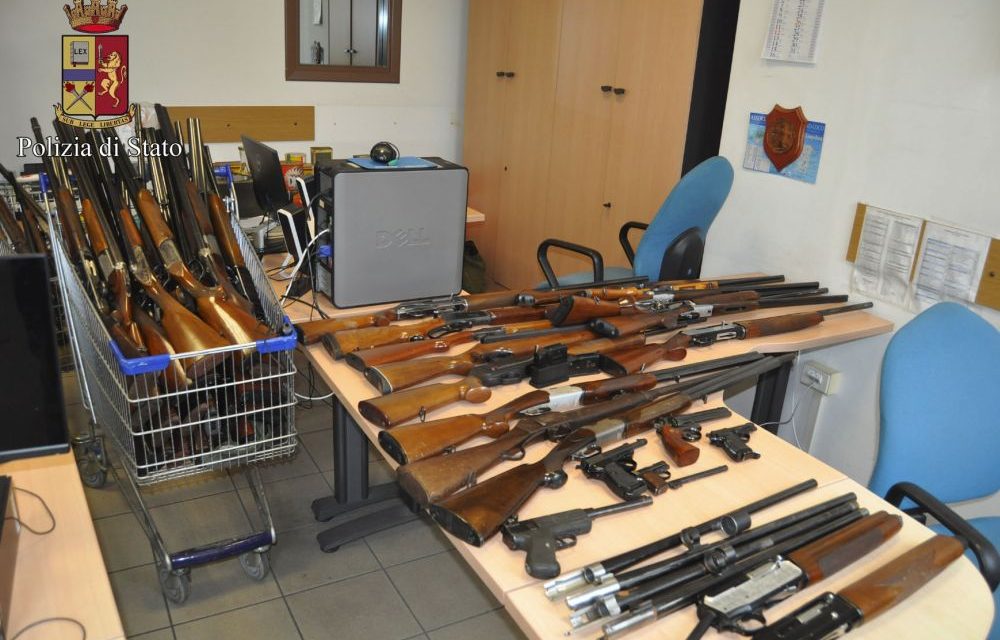 Sanremo, la polizia di stato sequestra un intero arsenale e arresta un 68enne.