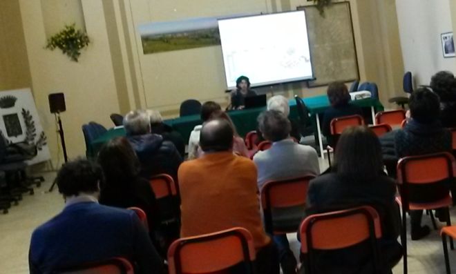 Cinzia Rescia dell’Associazione Culturale Viguzzolese ha presentato “A tavola con arte e scienza”