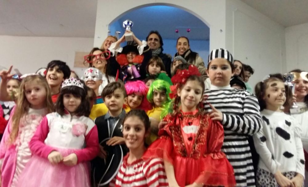 Maxi festa di carnevale allo Chalet castello per i bambini del Piccolo Principe con il Cappellaio matto e la Dea Romana