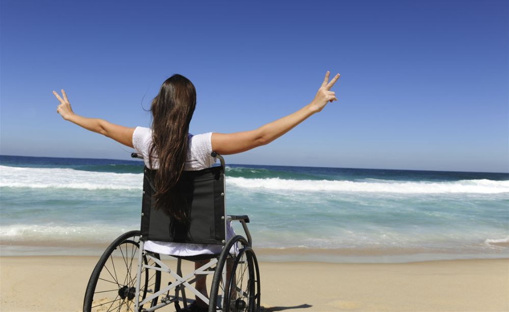 Per il Comune di Imperia i disabili sono esseri che non esistono? La protesta della “Giraffa a rotelle” è tagliente