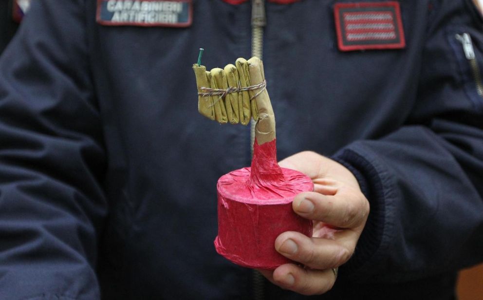 E’ un “Raudone” il petardo usato dai due dianesi (zio e nipote di 45 e 21 anni) lanciato venerdì a Diano Marina