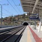 Diano Marina conquista la fermata dell’Intercity: oltre 380 treni al giorno e assistenza potenziata per l’estate ligure