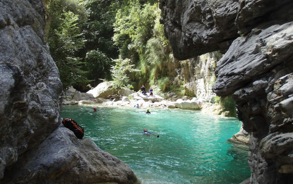 Sabato 22 e domenica 23 aprile in val Nervia & val Verbone escursioni gratuite con bus fino ad esaurimento posti disponibili.