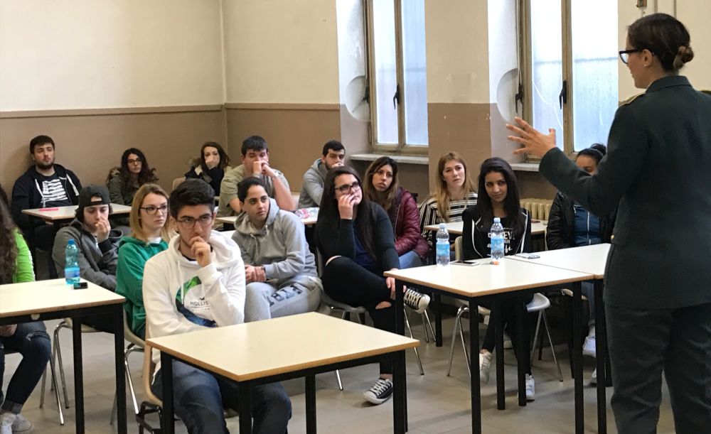 Gli studenti tortonesi del Marconi a scuola di Legalità con la Guardia di Finanza