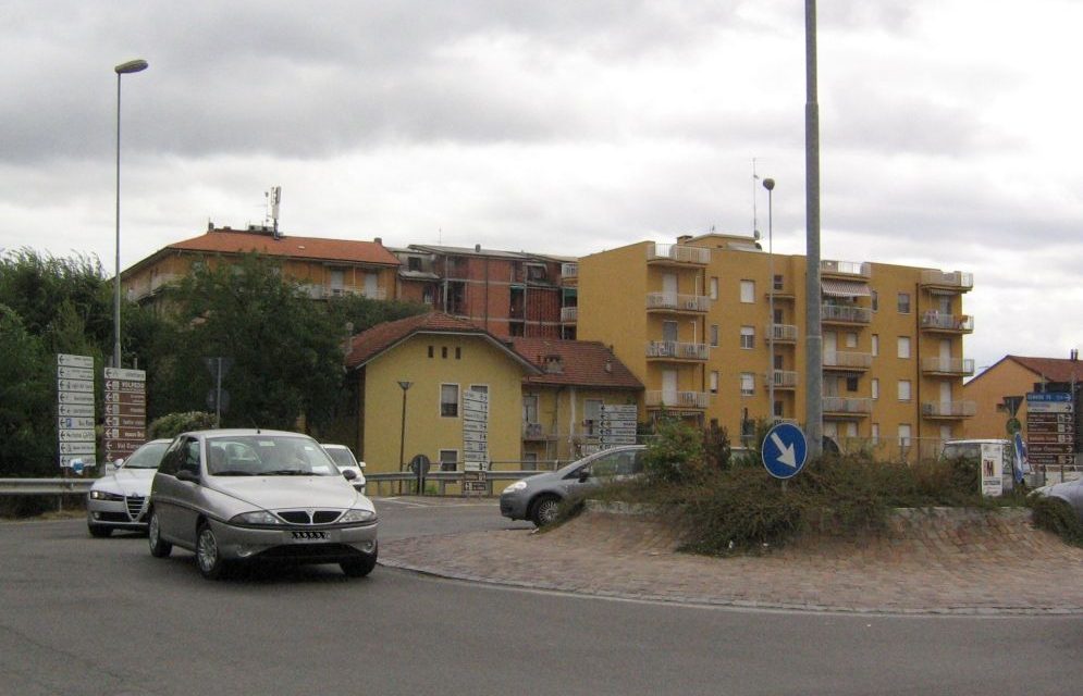 Passano mille camion e 14 mila auto al giorno, ecco perché i lavori alla rotonda ex Liebig di Tortona