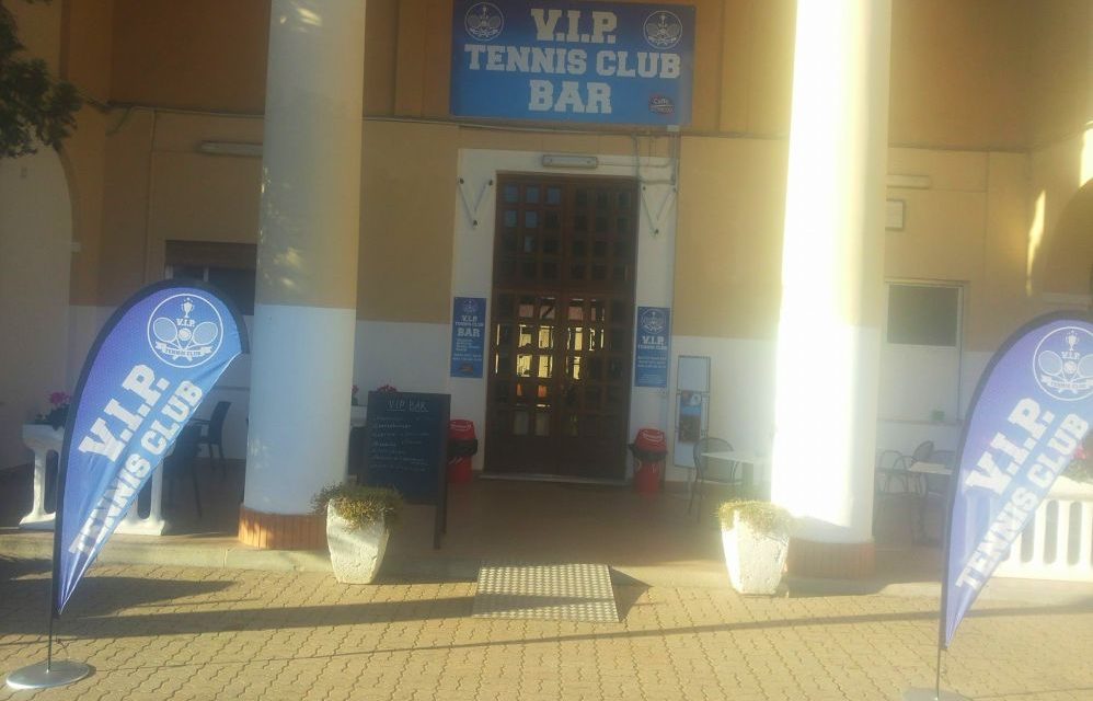 La Pasqua a Diano Marina si festeggia anche al Circolo del Tennis, venite tutti alle 18,30