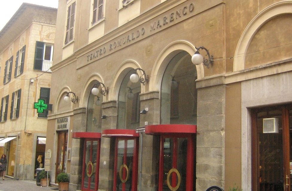 Un album di figurine sulla città di Novi Ligure per il restauro del teatro Marenco