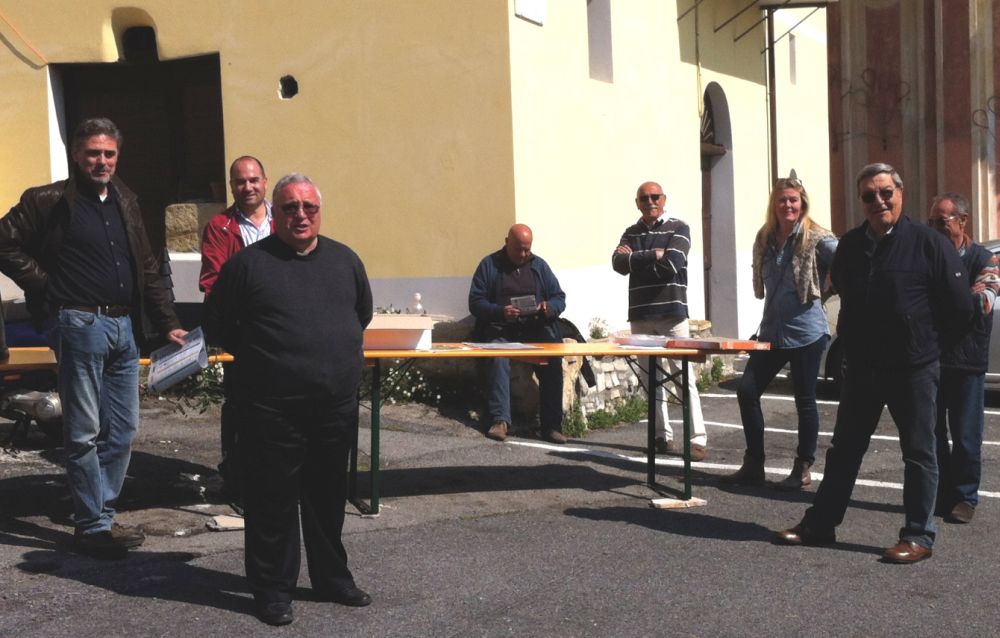 A Vasia spiegano com’è giusto e corretto fare la raccolta differenziata dei rifiuti