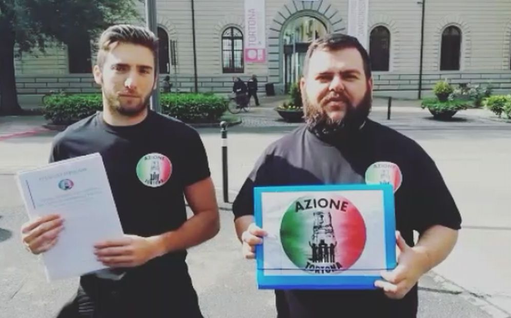 I giovani di “Azione Tortona” propongono di fare delle ronde a tutela della sicurezza in città. Consegnata una petizione di 250 firme