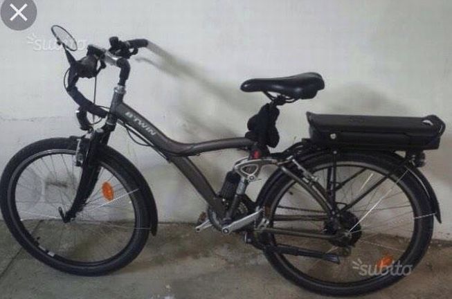 A San Bartolomeo, rubano questa bici elettrica legata al cancello di casa, serviva alla proprietaria per andare al lavoro