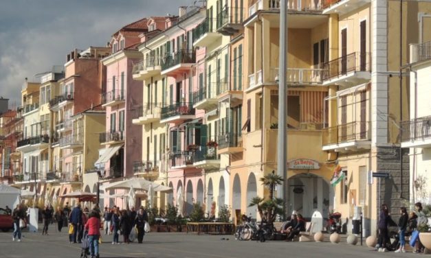 Imperia balla sotto le gru: un Capodanno tra, Vasco, dj e violino elettrico