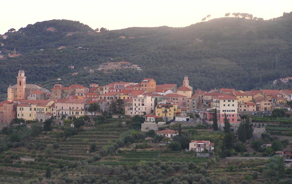 A Diano Castello inaugurata la mostra di presepi che resterà visibile fino al 5 gennaio