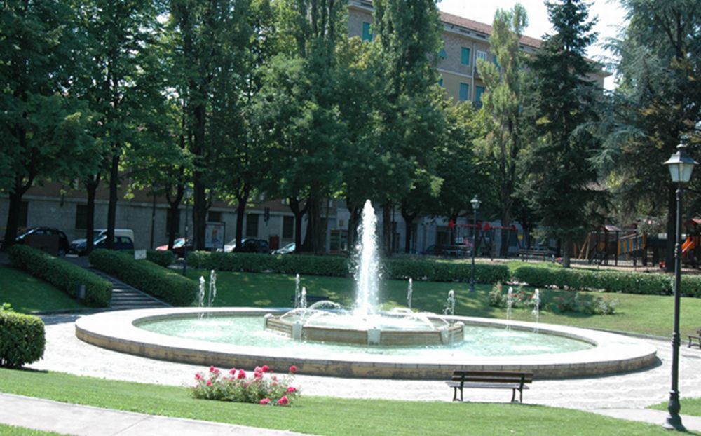 Il Comune di Tortona ha dato il via a massicci interventi di manutenzione del verde pubblico mettendo a nuovo piante, fontane e giardini
