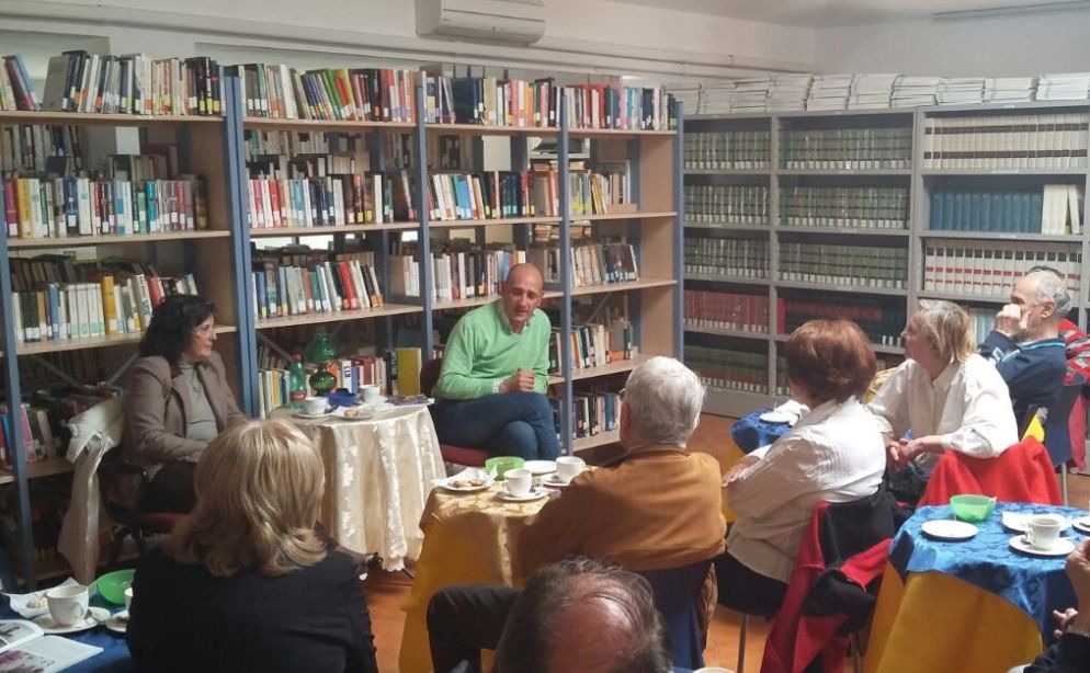 Un successo a San Bartolomeo la presentazione delle guide di Viviana Spada sul Golfo Dianese