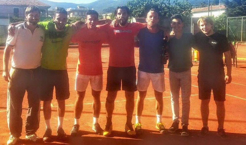 La squadra del Vip Tennis di Diano Marina promossa in serie C. Soddisfatto il gestore del tennisclub Loris Leone