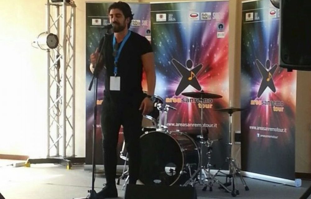 Grande successo per Simone Alessio: il cantautore di Diano marina supera la prima selezione per partecipare al Festival di Sanremo 2018