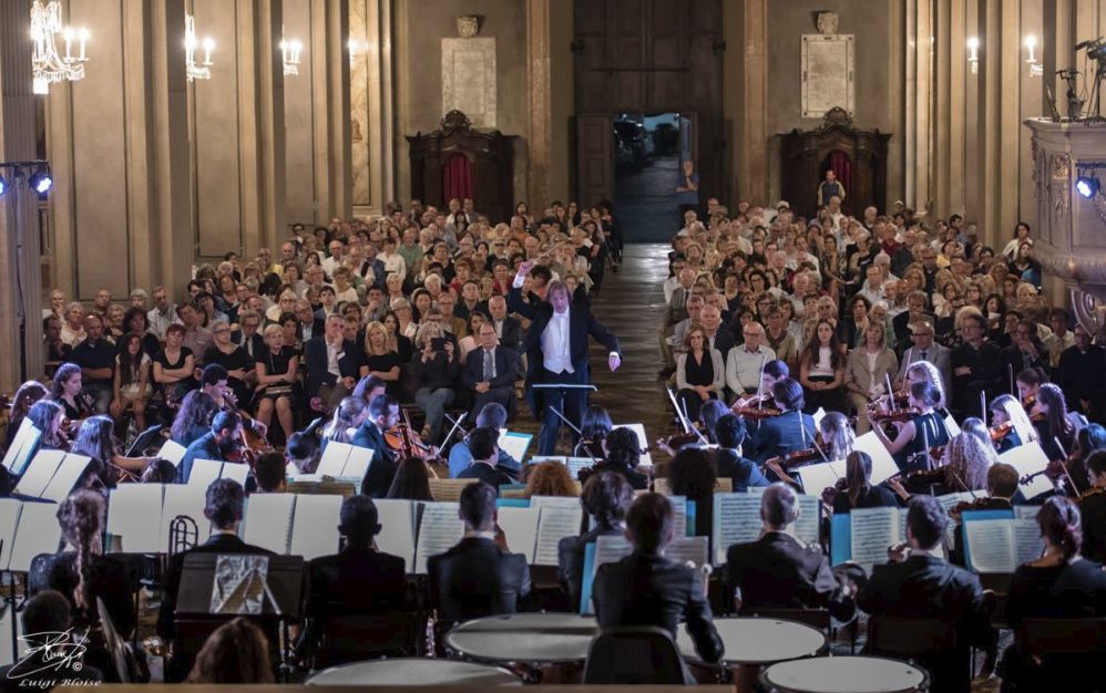 Un successo a Tortona il concerto dell’orchestra Paganini di Genova