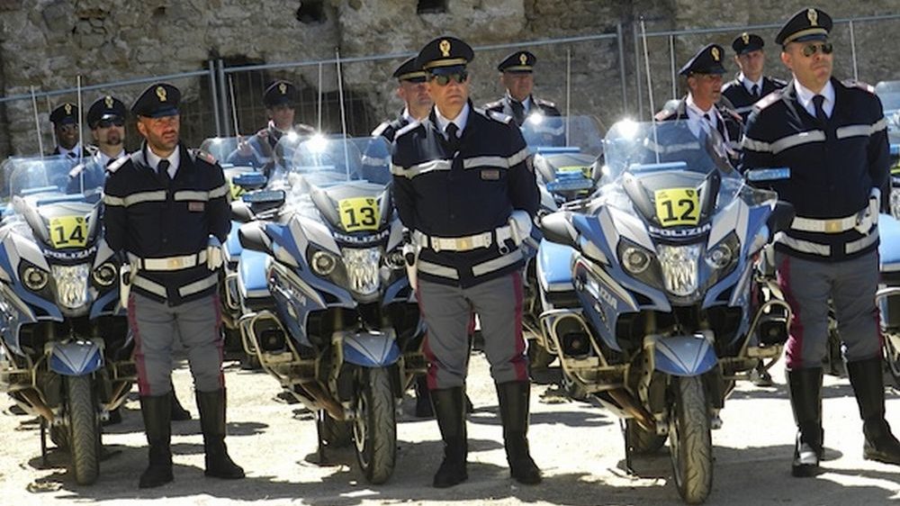 Riciclavano veicoli di persone decedute per venderne i pezzi. Denunciati dalla Stradale di Ovada