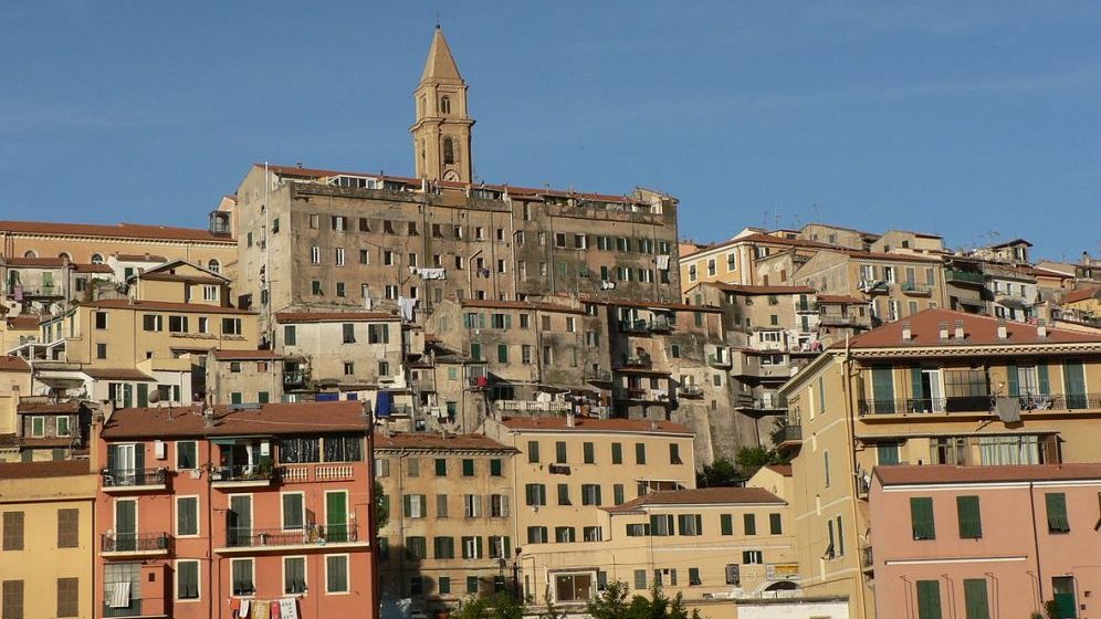 Bambini francesi si perdono al mercato di Ventimiglia i carabinieri rintracciano i genitori e riuniscono le famiglie