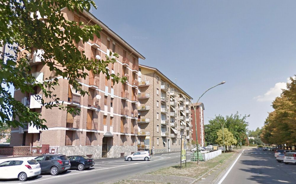 Donna tortonese sventa un furto in viale Einaudi mettendo in fuga i ladri a mezzogiorno