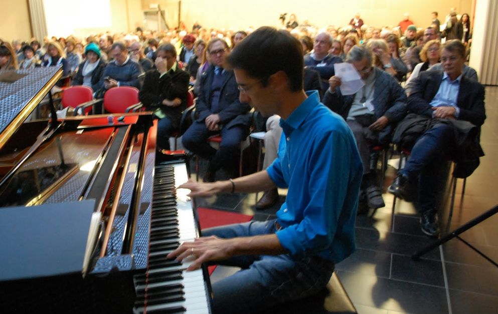 Domenica a Diano marina c’è il concerto di Emiliano Toso. Ingresso 15 euro