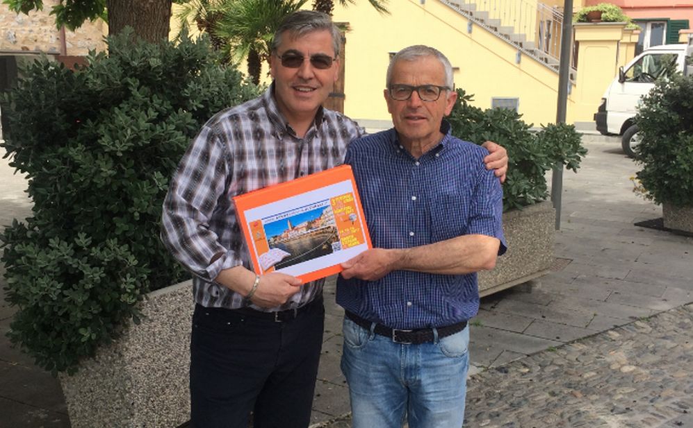 A Santo Stefano al mare, sindaco ed editore insieme per richiamare ancora più turisti