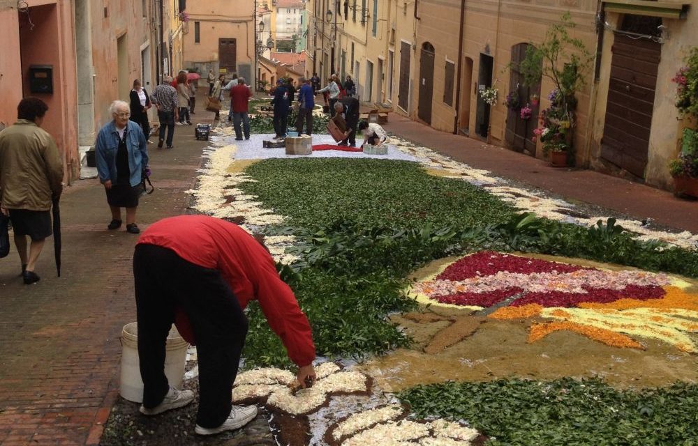 Domenica a Imperia c’è l’infiorata in via Carducci