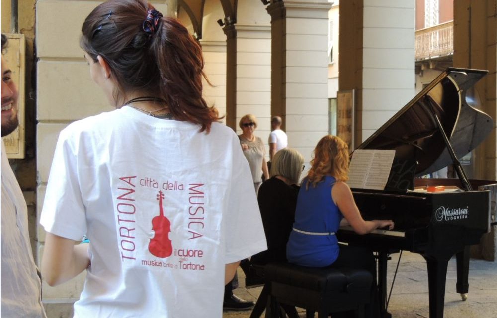 Le immagini dei musicisti che si sono esibiti a Tortona nelle “Invasioni musicali”