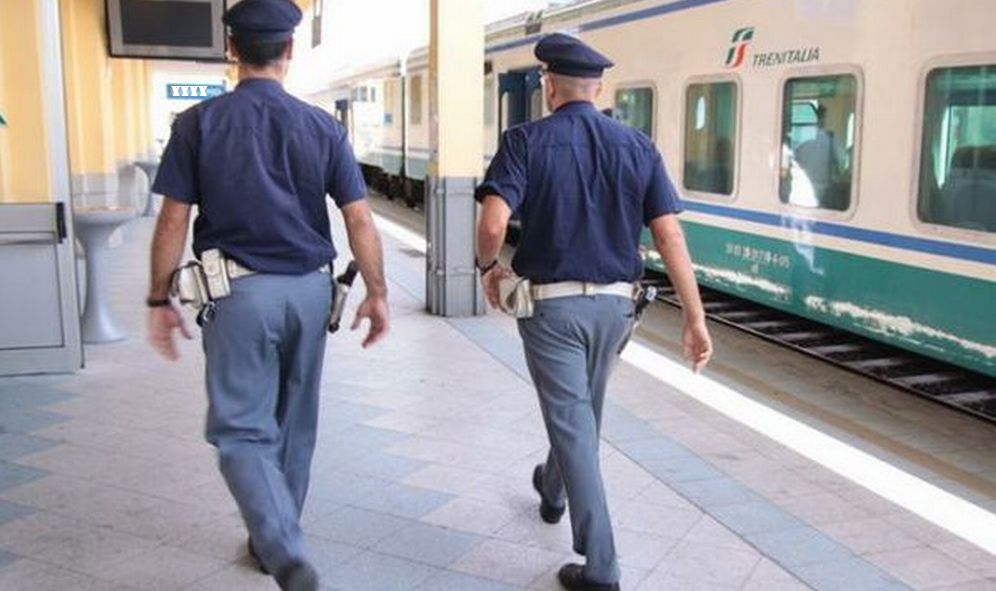 Straniero ricercato, arrestato sul treno dalla Polfer di Novi Ligure