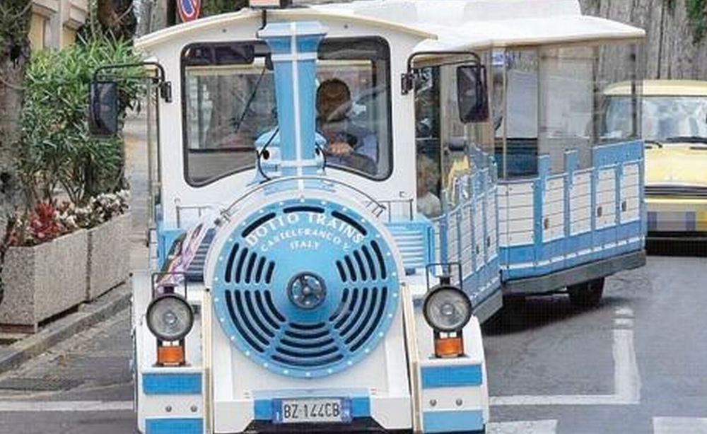 Da lunedì 26 ritorna il Trenino turistico del Golfo, con percorsi costieri e visite
