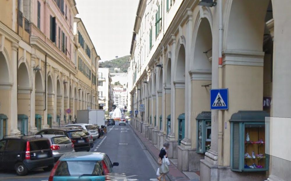 Un francese sorpreso a rubare in un negozio di Imepria, preso dalla Polizia